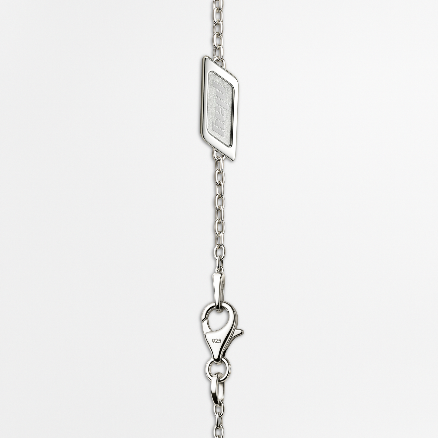 Play Pendant Chain